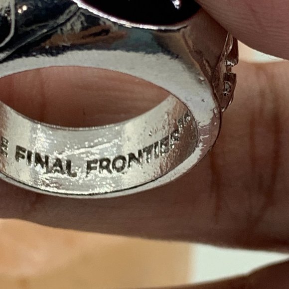 Star Trek Mens ring Silver plated Size 9 or 8 - Picture 3 of 10